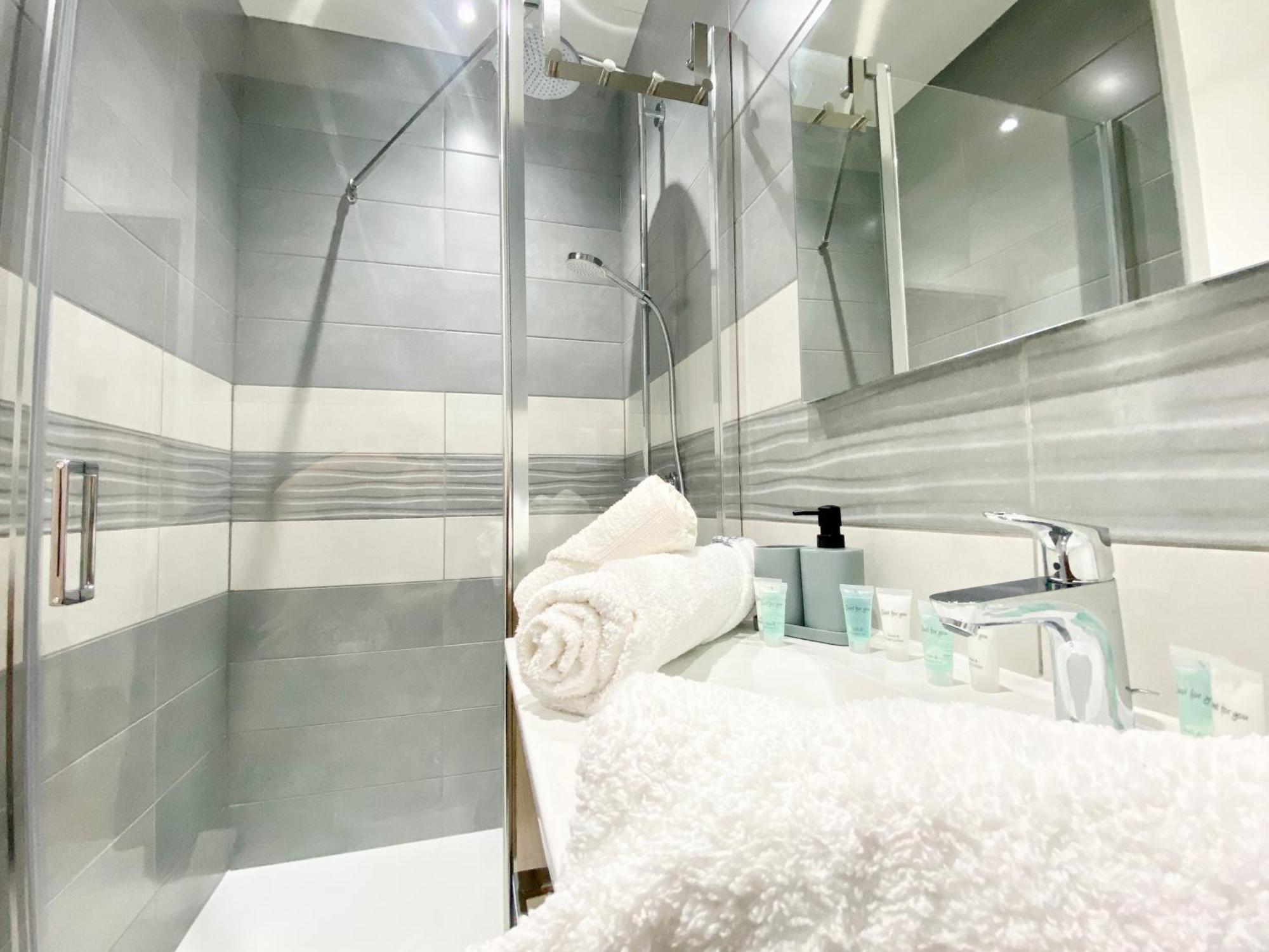 La Conciergerie 05 - De La Cooperative - Superbe Maison A L Epine - Wifi - 4 A 6 Personne Holiday home *